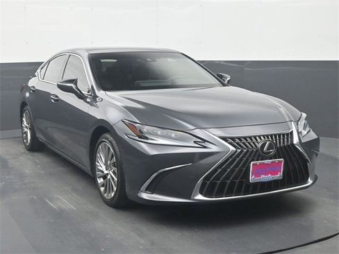 Used 2022 Lexus ES 350 Ultra Luxury image 2