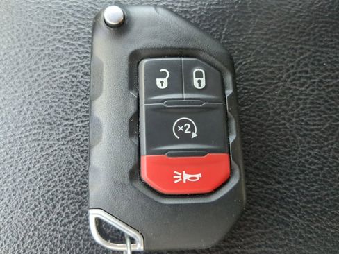 Used 2022 Jeep Wrangler Unlimited Sport image 30