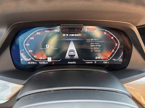 Used 2022 BMW X7 M50i image 14