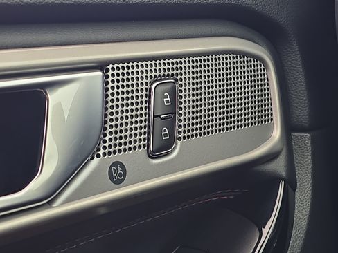 Used 2022 Ford Explorer ST-Line w/ Class IV Trailer Tow Package image 22