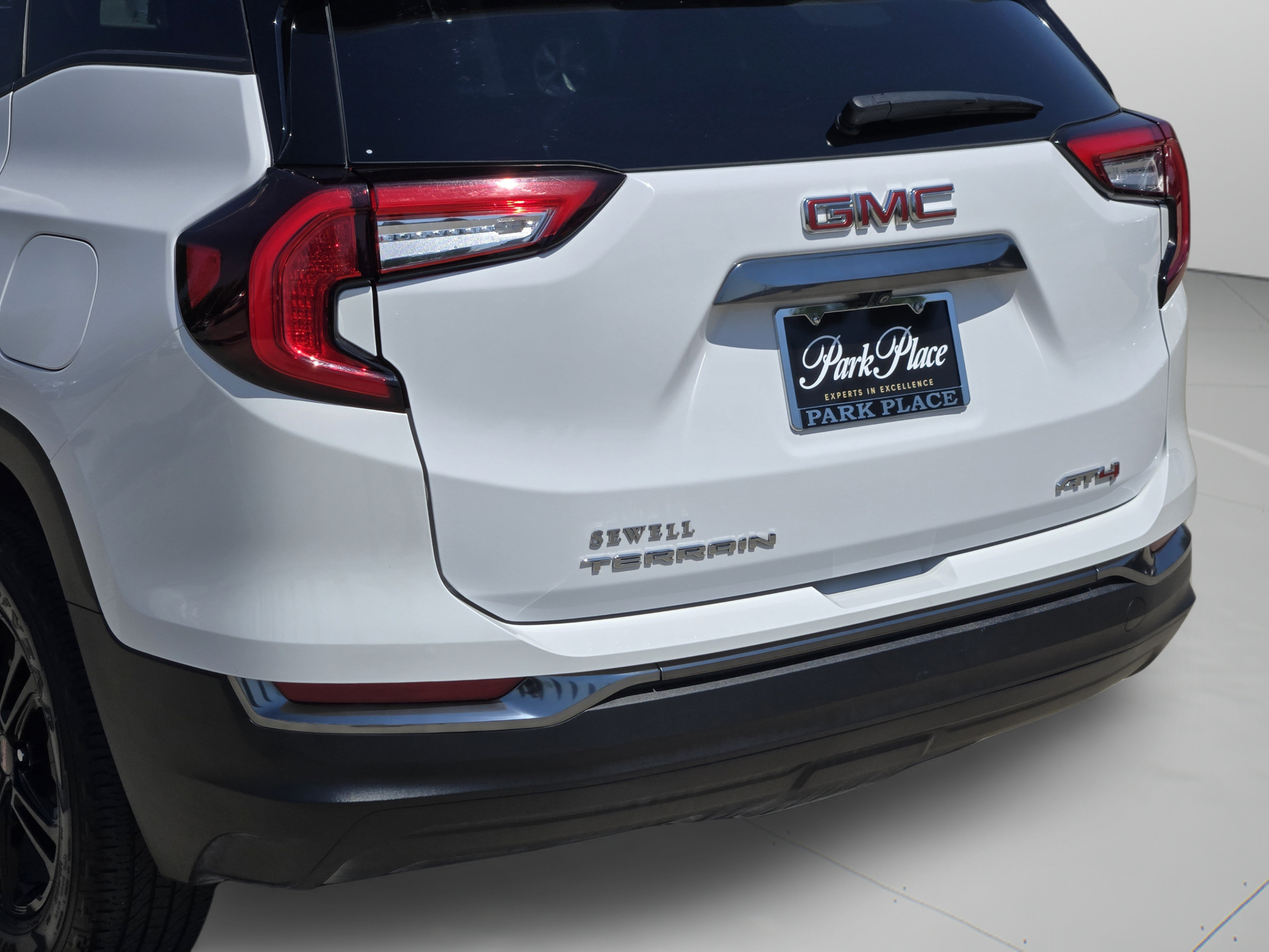 Used 2023 GMC Terrain AT4 AWD/4WD image 39