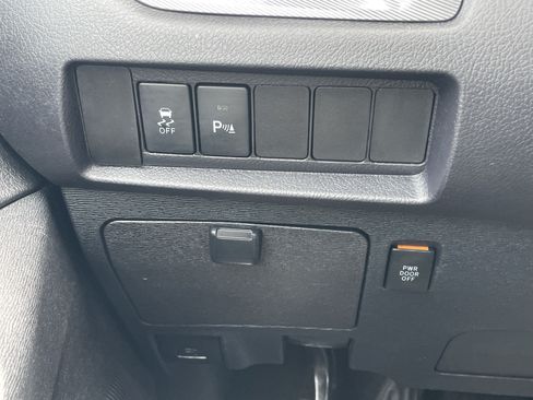 Used 2019 Toyota Sienna SE w/ SE Preferred Package AWD/4WD image 14