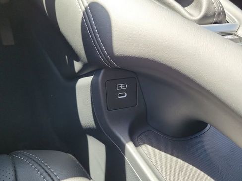 Certified 2026 Honda HR-V EX-L image 30