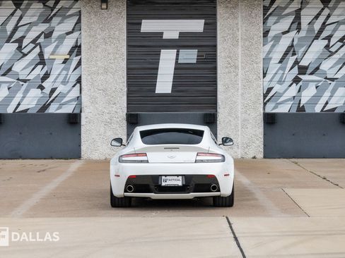 Used 2011 Aston Martin V12 Vantage Coupe image 15