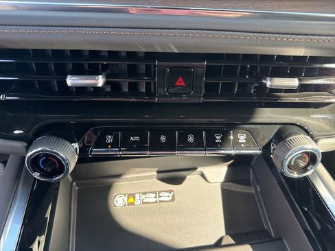 New 2026 Chevrolet Tahoe High Country AWD/4WD image 32