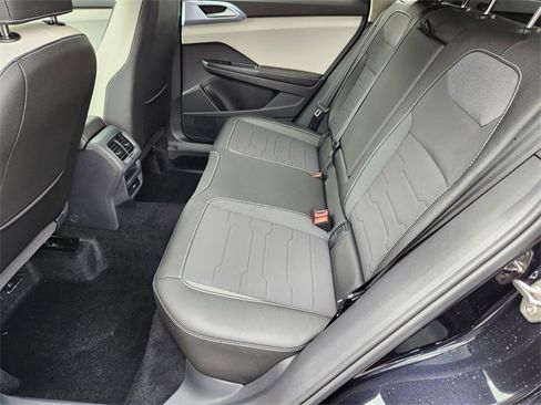 New 2025 Volkswagen Taos SE image 27