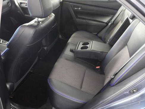 Used 2018 Toyota Corolla SE w/ SE Premium Package FWD image 19