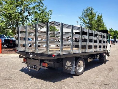 New 2024 Isuzu NPR HD image 3