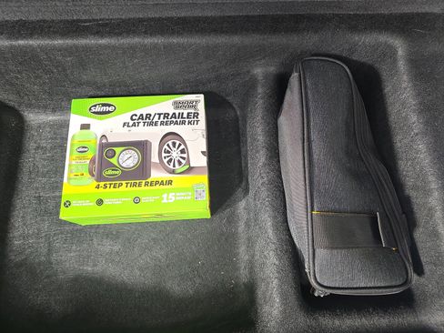 Used 2023 Rivian R1S Adventure image 35