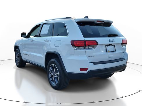 Used 2021 Jeep Grand Cherokee Laredo X image 3