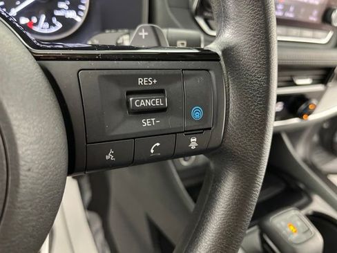Used 2022 Nissan Rogue SV FWD image 23