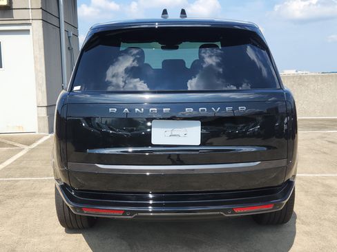 New 2025 Land Rover Range Rover SE image 7