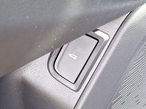 New 2026 Chevrolet Equinox ACTIV w/ Convenience Package III image 16