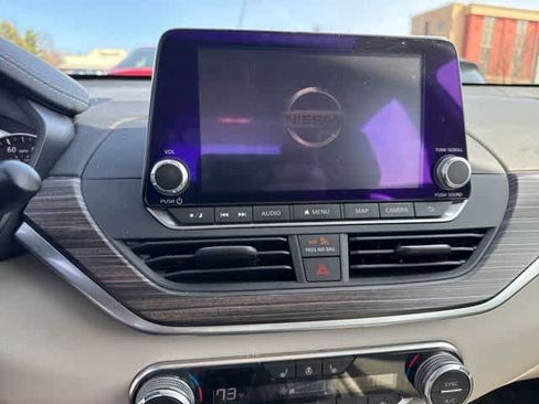 Used 2019 Nissan Altima 2.5 Platinum image 9