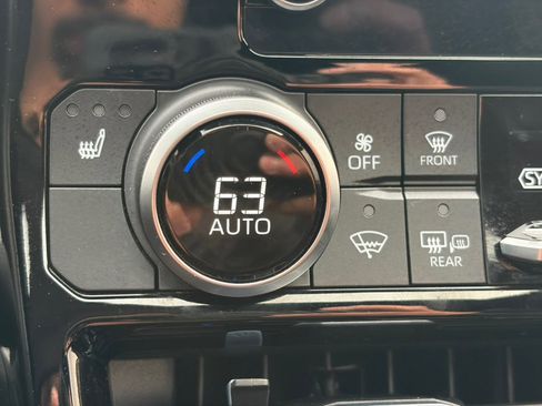 Used 2023 Toyota Highlander XSE image 27