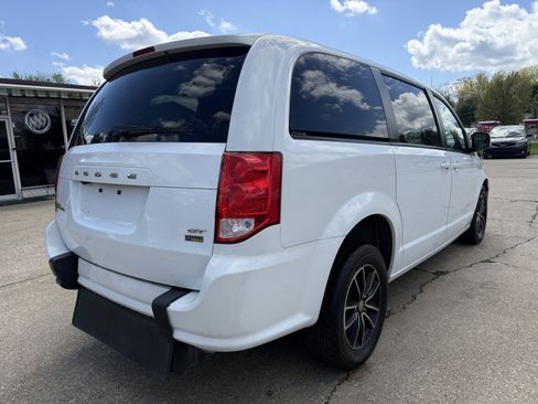 Used 2019 Dodge Grand Caravan GT FWD image 5