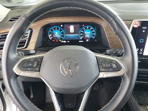 Used 2025 Volkswagen Atlas SE image 22