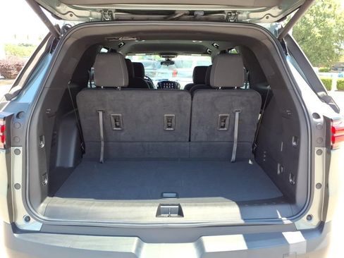 Used 2023 Chevrolet Traverse LT FWD image 26