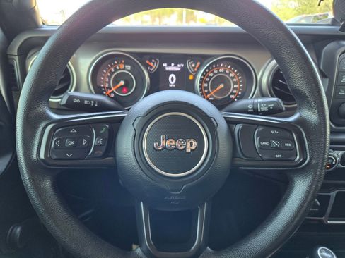 Used 2020 Jeep Gladiator Sport w/ Trailer Tow Package AWD/4WD image 11