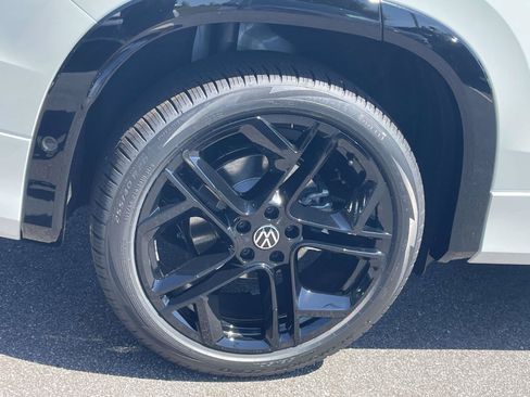 New 2026 Volkswagen Tiguan SE R-Line FWD image 7