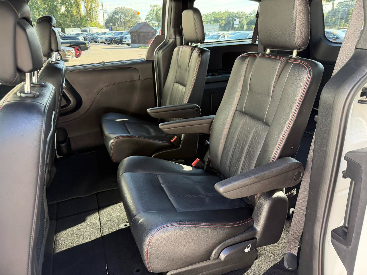 Used 2019 Dodge Grand Caravan GT FWD image 34