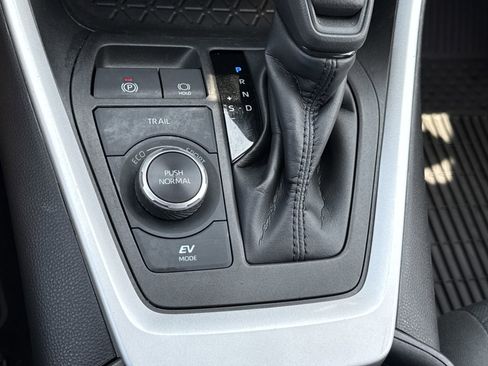 Used 2023 Toyota RAV4 XLE w/ XLE Grade Weather Package AWD/4WD image 28