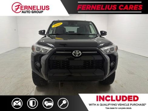 Used 2022 Toyota 4Runner SR5 Premium w/ Moonroof Package AWD/4WD image 2