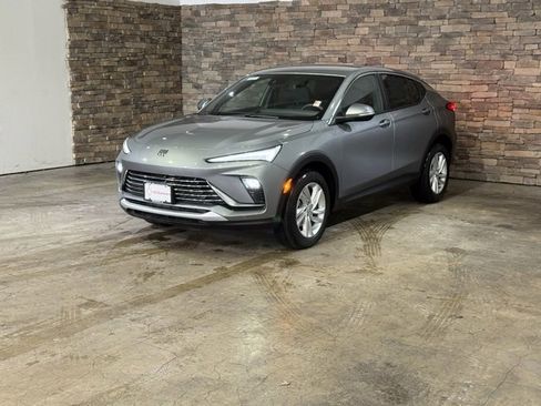 Used 2025 Buick Envista Preferred w/ Convenience II Package image 5