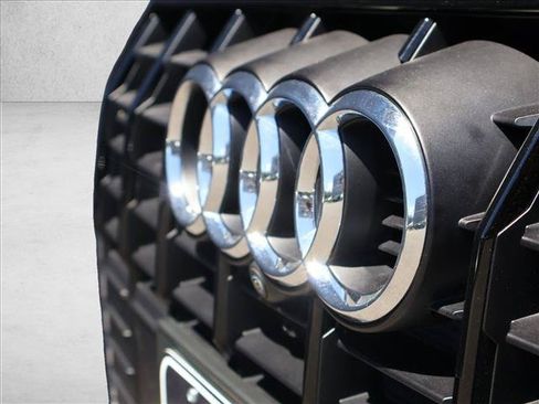 Used 2023 Audi Q3 2.0T Premium Plus w/ Premium Plus Package AWD/4WD image 30
