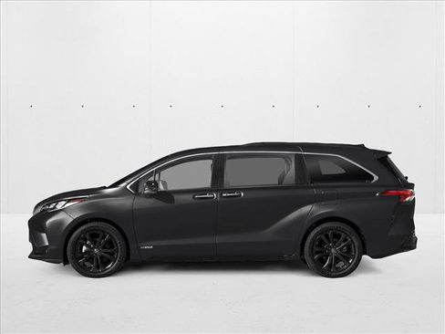 New 2026 Toyota Sienna XSE image 3