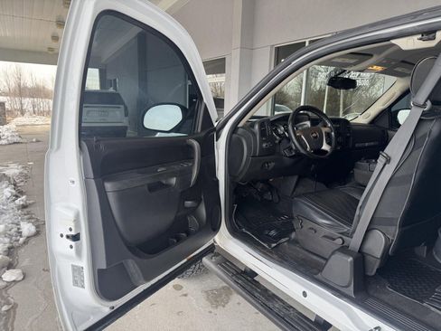 Used 2012 Chevrolet Silverado 2500 LT w/ Interior Plus Package image 9