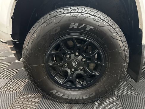 Used 2021 Toyota Tacoma SR5 image 36