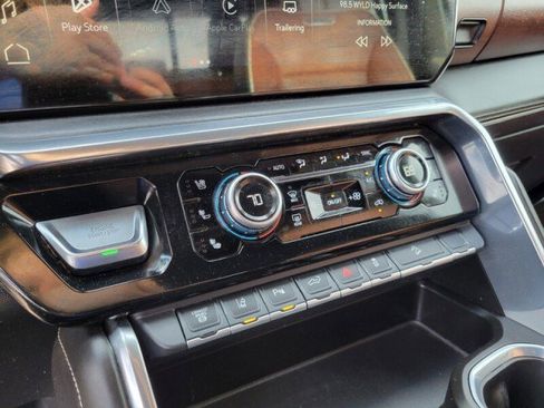 Used 2024 GMC Sierra 2500 Denali Ultimate image 23