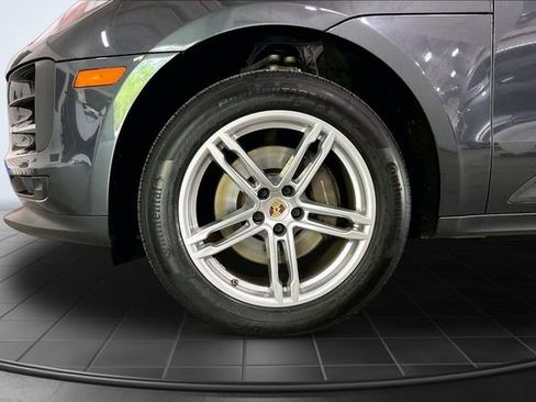 Used 2020 Porsche Macan w/ Premium Package Plus AWD/4WD image 11