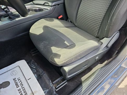 Used 2016 Dodge Challenger R/T RWD image 32