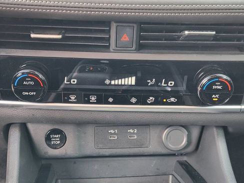 Used 2024 Nissan Rogue SV FWD image 18