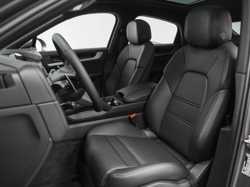 New 2026 Porsche Cayenne S AWD/4WD image 5