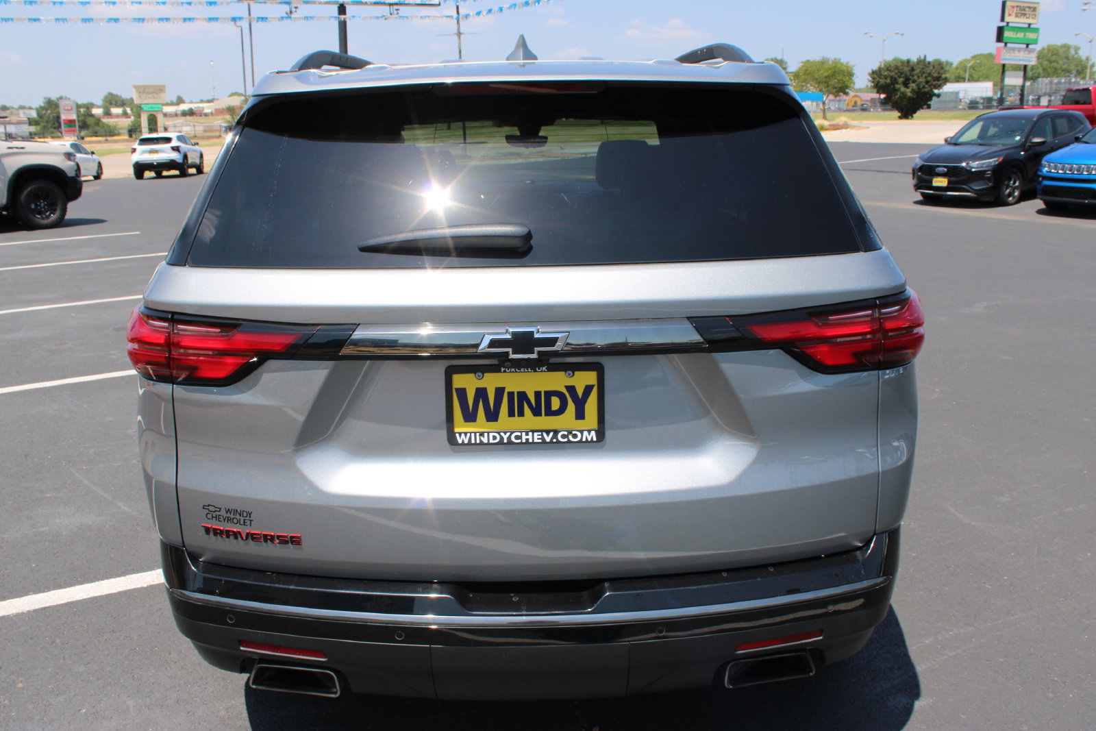 Used 2023 Chevrolet Traverse Premier w/ Redline Edition FWD image 7