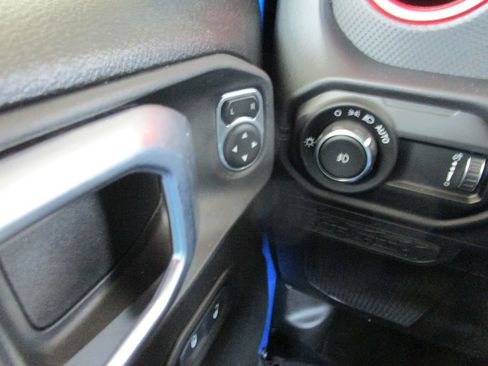 Used 2024 Jeep Wrangler Unlimited Rubicon w/ Technology Group AWD/4WD image 43