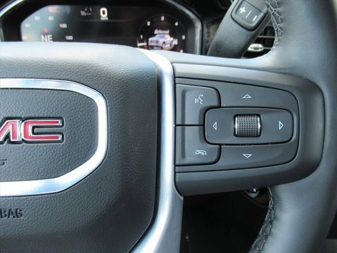 Used 2026 GMC Sierra 1500 SLT AWD/4WD image 23