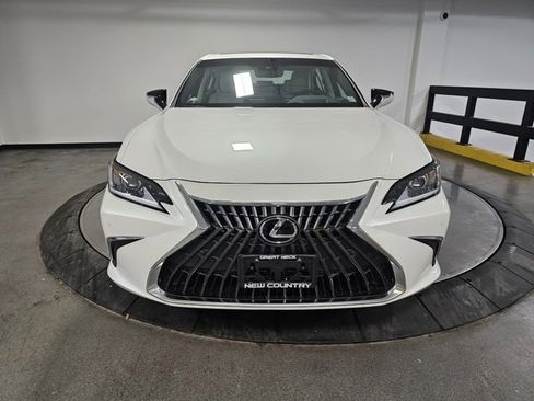 Used 2025 Lexus ES 350 w/ Premium Package image 3