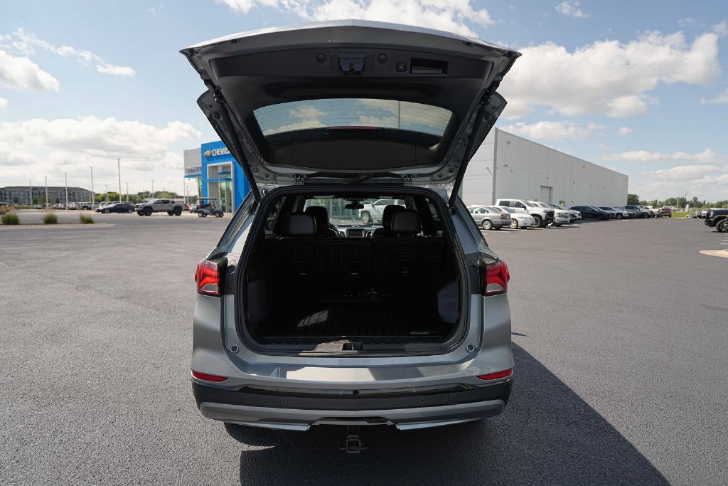 Used 2024 Chevrolet Equinox RS w/ LPO, Floor Liner Package AWD/4WD image 15
