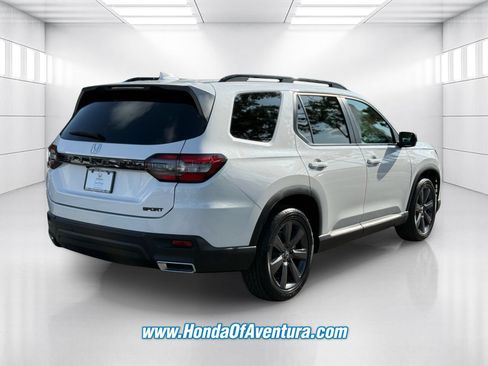 Certified 2023 Honda Pilot Sport image 5