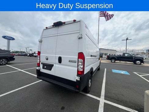 Used 2025 RAM ProMaster 2500 w/ Convenience Group FWD image 5