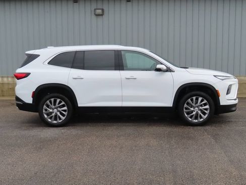Used 2026 Buick Enclave Preferred AWD/4WD image 2