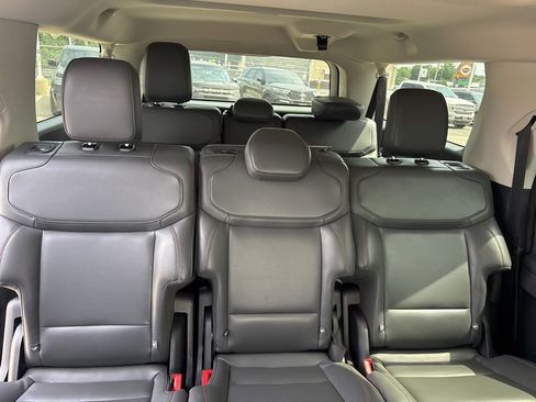Used 2025 Ford Expedition Max Active AWD/4WD image 9