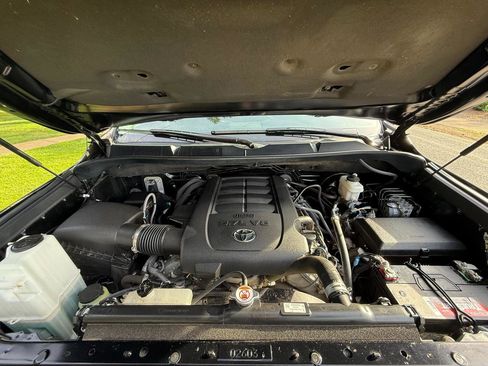 Used 2018 Toyota Tundra SR5 image 26