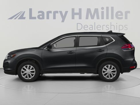 Used 2020 Nissan Rogue SV FWD image 3