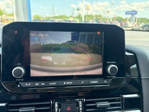 Used 2022 Nissan Pathfinder SV w/ SV Premium Package AWD/4WD image 20