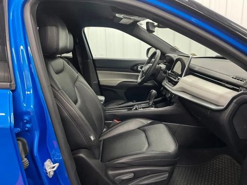 Used 2025 Jeep Compass Limited AWD/4WD image 11